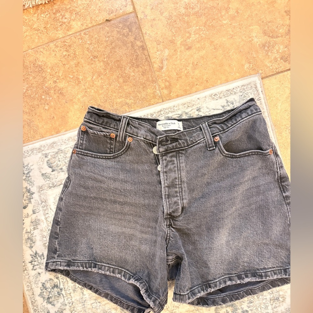 Abercrombie & Fitch black High-Rise Dad Shorts